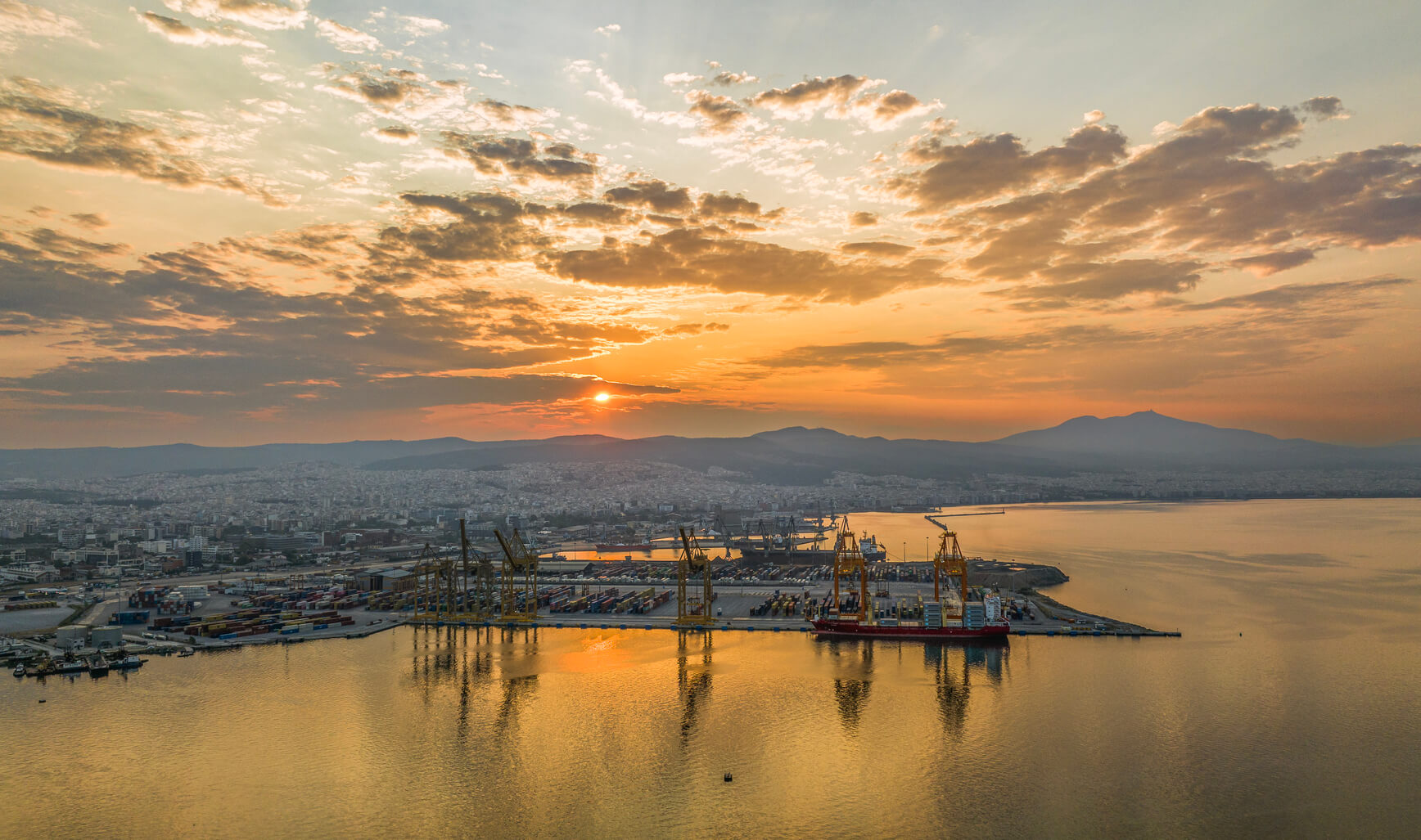port-of-thessaloniki-view